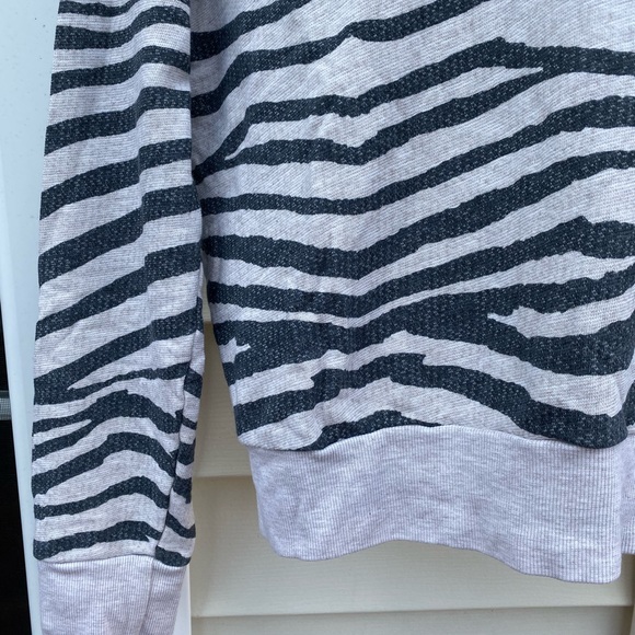 Splendid Zebra Print Cropped Crewneck - Picture 3 of 6